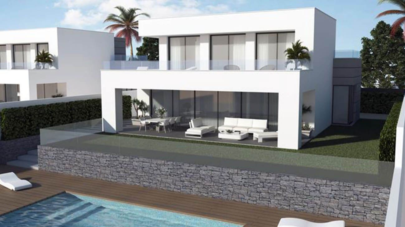 4 Zimmer Villa zu verkaufen in Marbella mit Pool - 1.065.000 € (Ref: 9343817)
