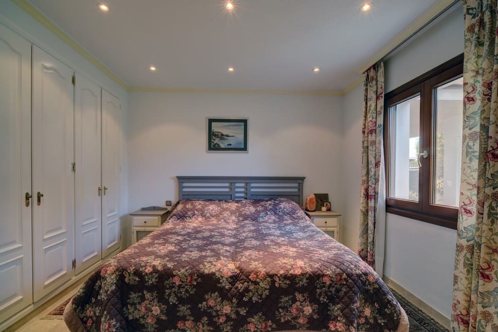 Chalet de 5 habitaciones en Costalita en venta con garaje - 2.400.000 € (Ref: 9352119)