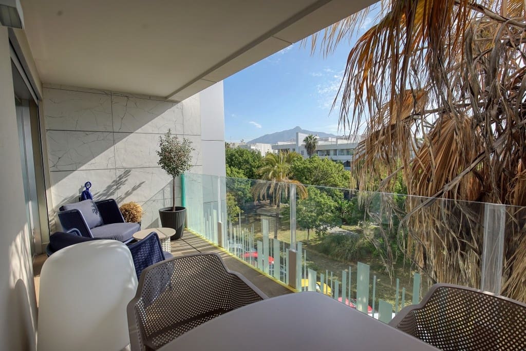 Apartamento de 3 habitaciones en San Pedro de Alcantara en venta - 1.150.000 € (Ref: 9352120)