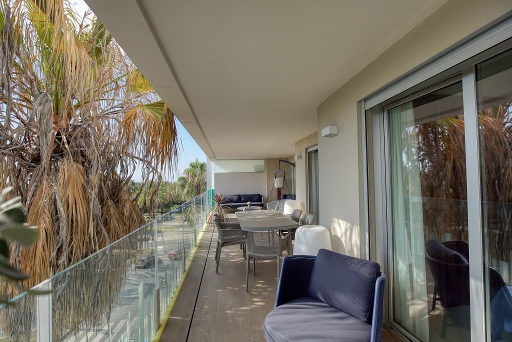 Apartamento de 3 habitaciones en San Pedro de Alcantara en venta - 1.150.000 € (Ref: 9352120)