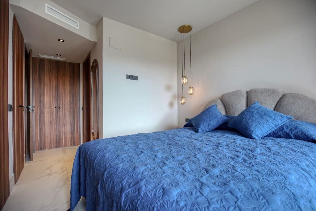 3 bedroom Apartment for sale in San Pedro de Alcantara - € 1,150,000 (Ref: 9352120)