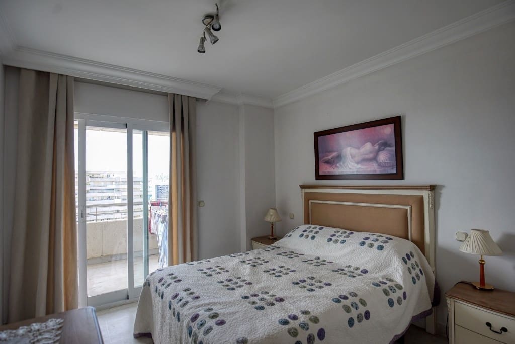 Apartamento de 2 habitaciones en Puerto Banus en venta con garaje - 580.000 € (Ref: 9352121)