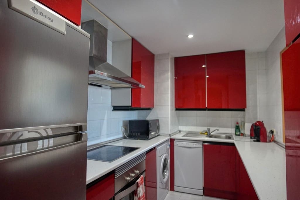 Apartamento de 2 habitaciones en Puerto Banus en venta con garaje - 580.000 € (Ref: 9352121)