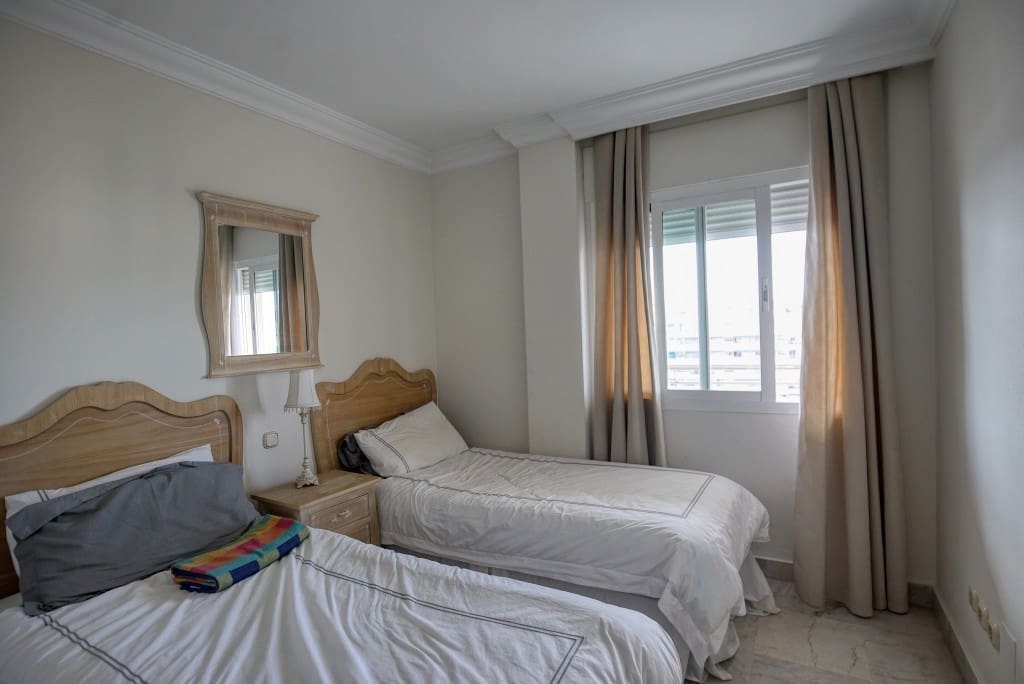 Apartamento de 2 habitaciones en Puerto Banus en venta con garaje - 580.000 € (Ref: 9352121)