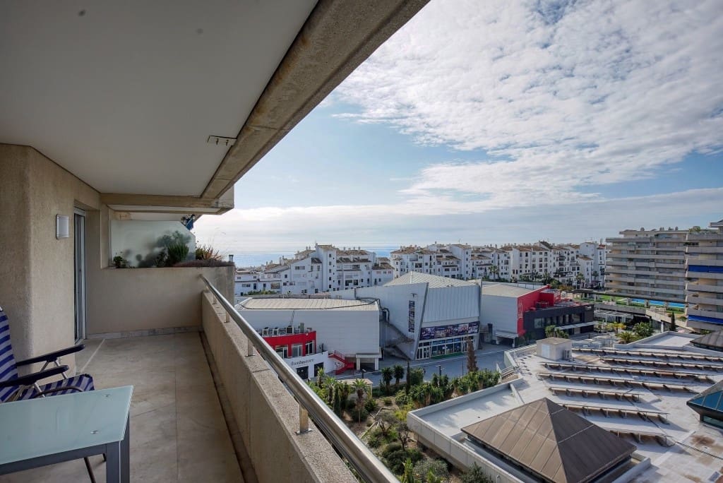 Apartamento de 2 habitaciones en Puerto Banus en venta con garaje - 580.000 € (Ref: 9352121)