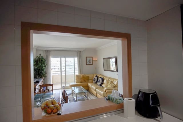 2 bedroom Apartment for sale in Puerto Banus, Marbella with garage - € 580,000 (Ref: 9352121)