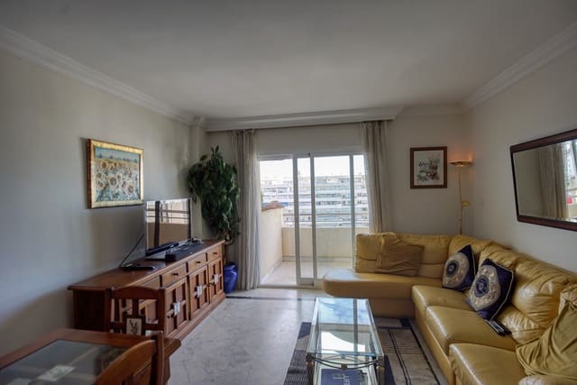 2 bedroom Apartment for sale in Puerto Banus, Marbella with garage - € 580,000 (Ref: 9352121)