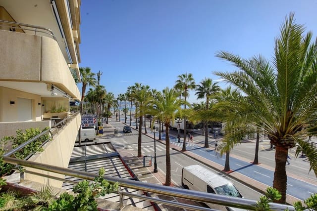 2 bedroom Apartment for sale in Puerto Banus, Marbella with garage - € 580,000 (Ref: 9352121)