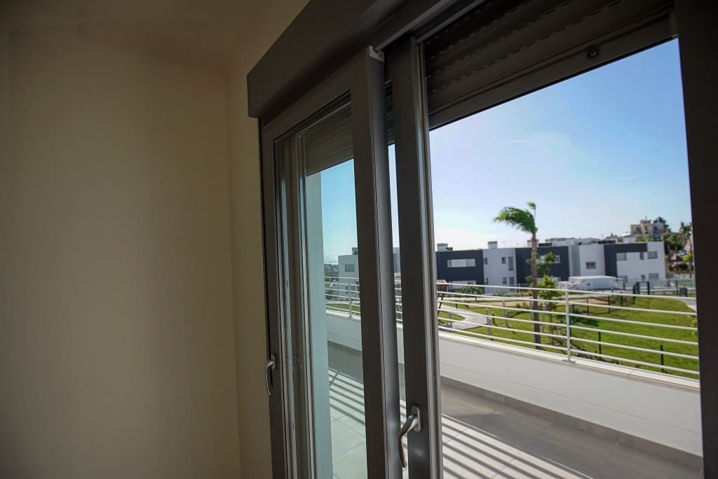 2 Zimmer Apartment zu verkaufen in Estepona - 369.000 € (Ref: 9360236)
