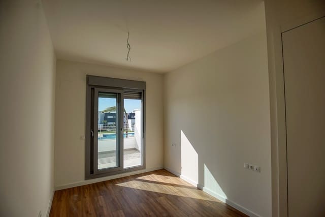 2 sypialnia Apartament na sprzedaż w Estepona - 369 000 € (Ref: 9360236)