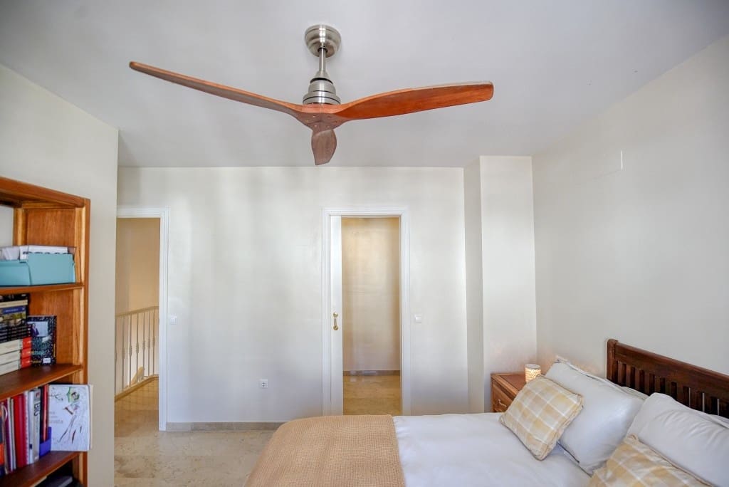 3 quarto Moradia para venda em La Duquesa / Puerto de la Duquesa - 549 000 € (Ref: 9360237)