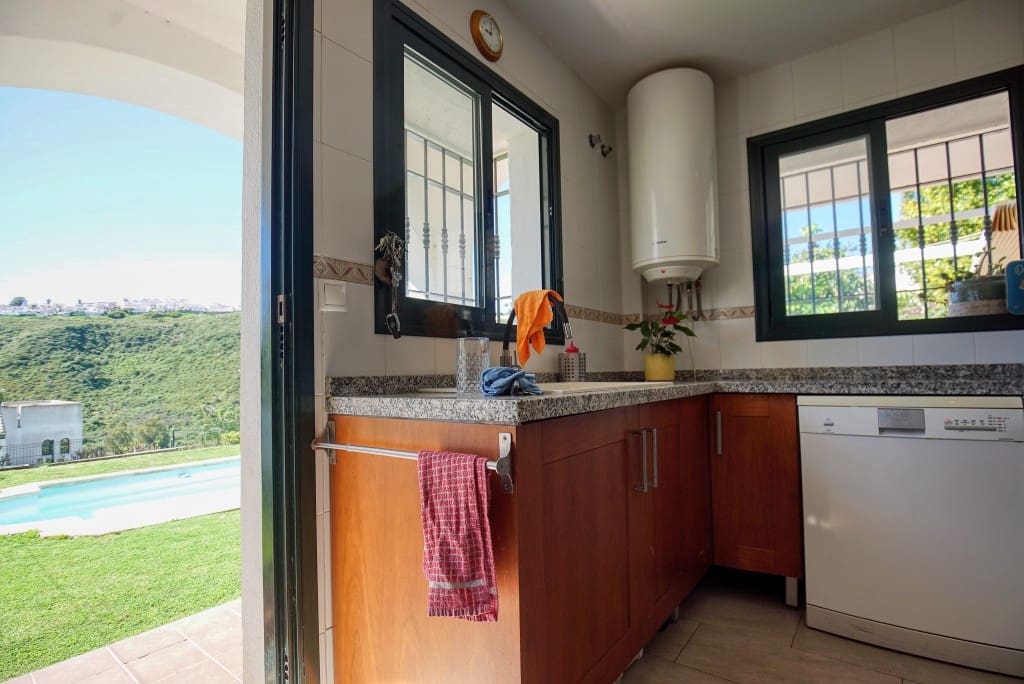 3 quarto Moradia para venda em La Duquesa / Puerto de la Duquesa - 549 000 € (Ref: 9360237)