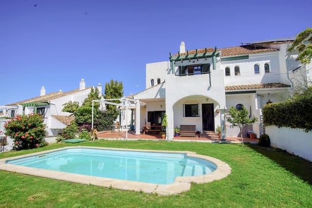 3 sovrum Villa till salu i La Duquesa / Puerto de la Duquesa, Manilva - 549 000 € (Ref: 9360237)