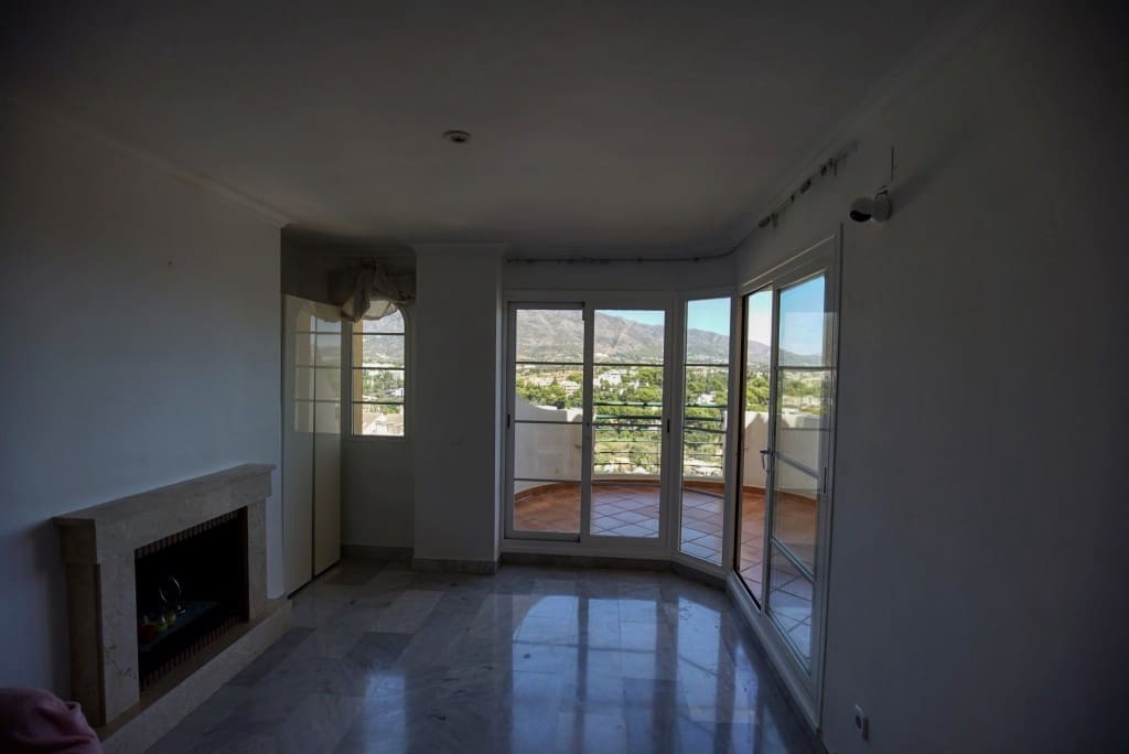 Apartamento de 2 habitaciones en Nueva Andalucia en venta - 450.000 € (Ref: 9360238)