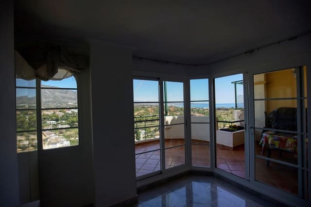Apartamento de 2 habitaciones en Nueva Andalucia, Marbella en venta - 450.000 € (Ref: 9360238)
