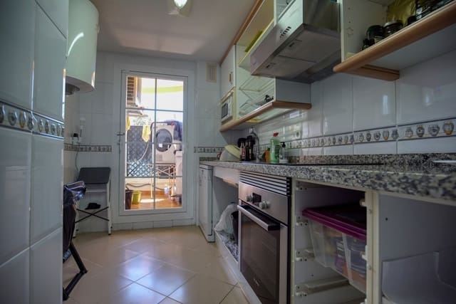 Apartamento de 2 habitaciones en Nueva Andalucia, Marbella en venta - 450.000 € (Ref: 9360238)