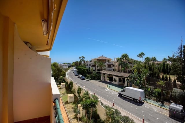 Apartamento de 2 habitaciones en Nueva Andalucia, Marbella en venta - 450.000 € (Ref: 9360238)