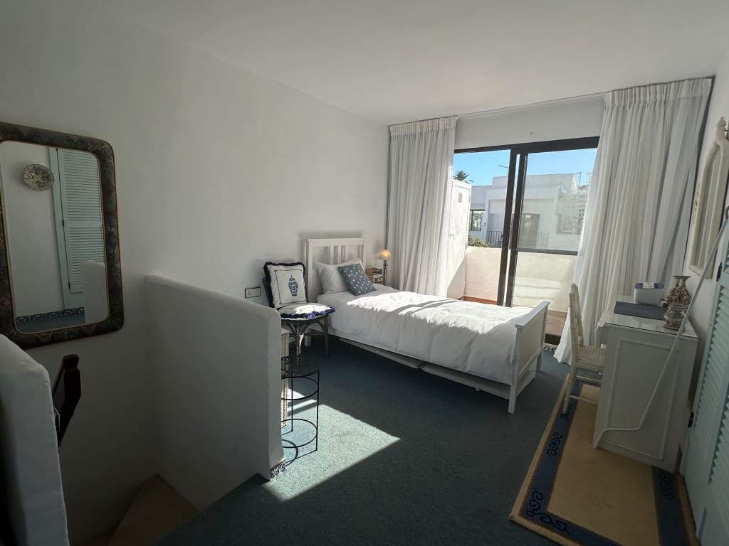 2 quarto Casa em Banda para venda em Estepona - 475 000 € (Ref: 9360241)