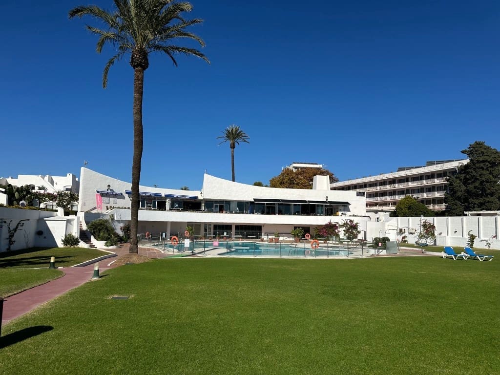 2 soveværelse Byhus til salg i Estepona - € 435.000 (Ref: 9360241)