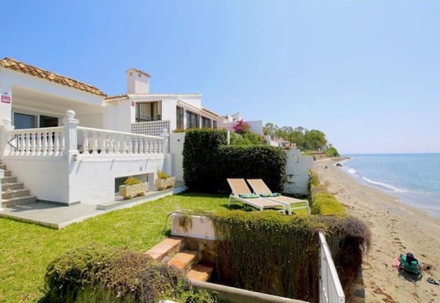 2 bedroom Townhouse for sale in Estepona - € 1,200,000 (Ref: 9506423)