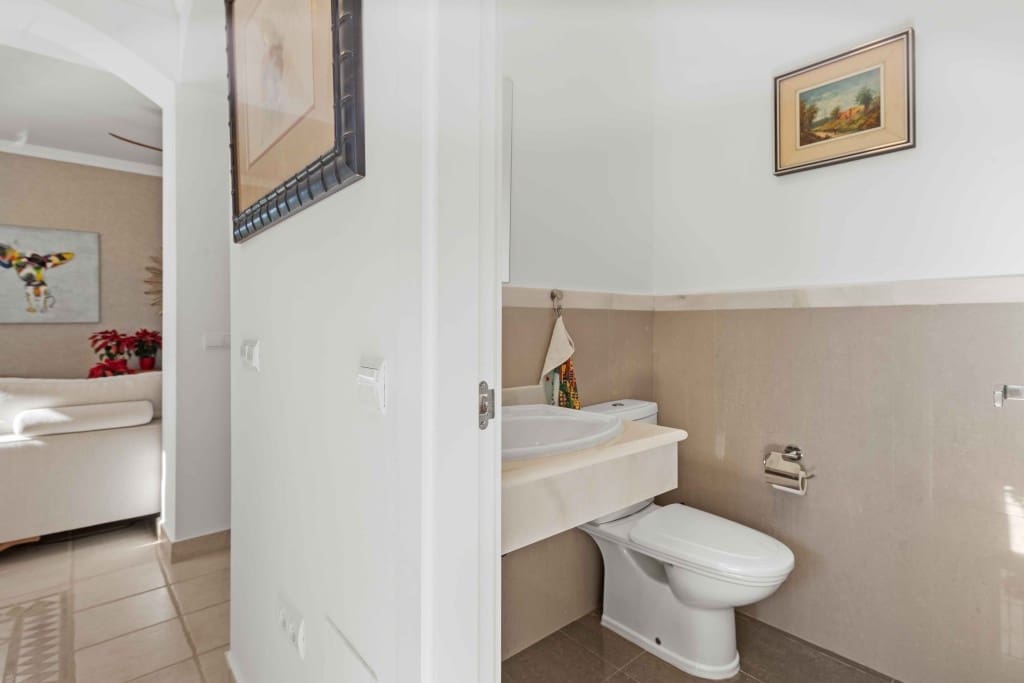 4 soveværelse Villa til salg i Estepona med garage - € 1.299.000 (Ref: 9510115)