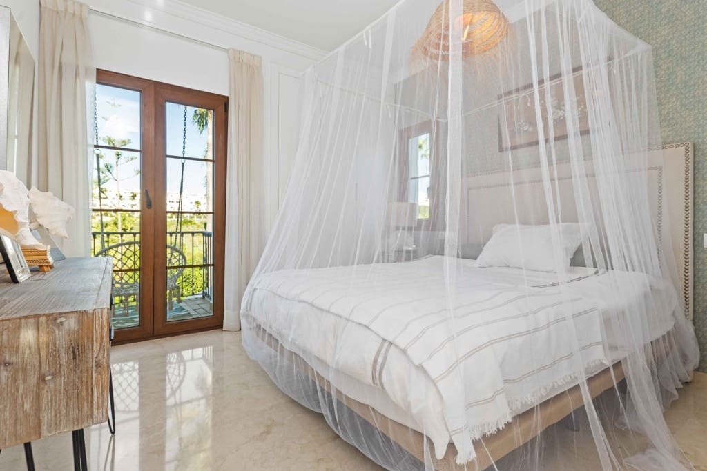 4 Zimmer Villa zu verkaufen in Estepona mit Garage - 1.199.000 € (Ref: 9510115)