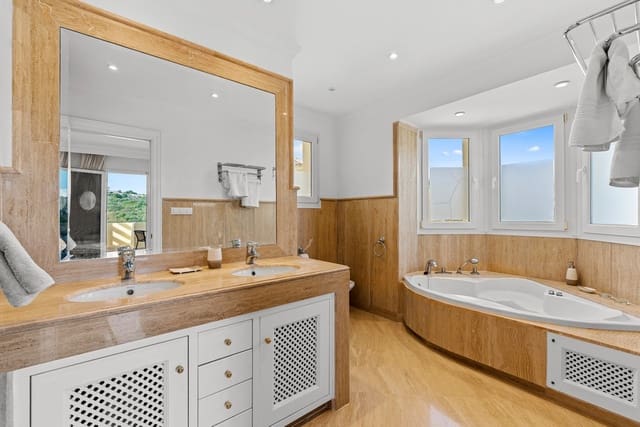 3 quarto Apartamento para venda em Casares Pueblo, Casares - 595 000 € (Ref: 9541990)