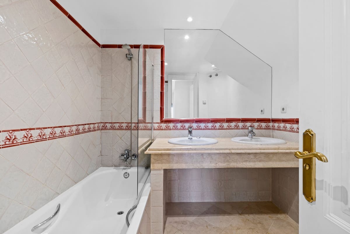 3 soveværelse Byhus til salg i Casares - € 410.000 (Ref: 9541991)