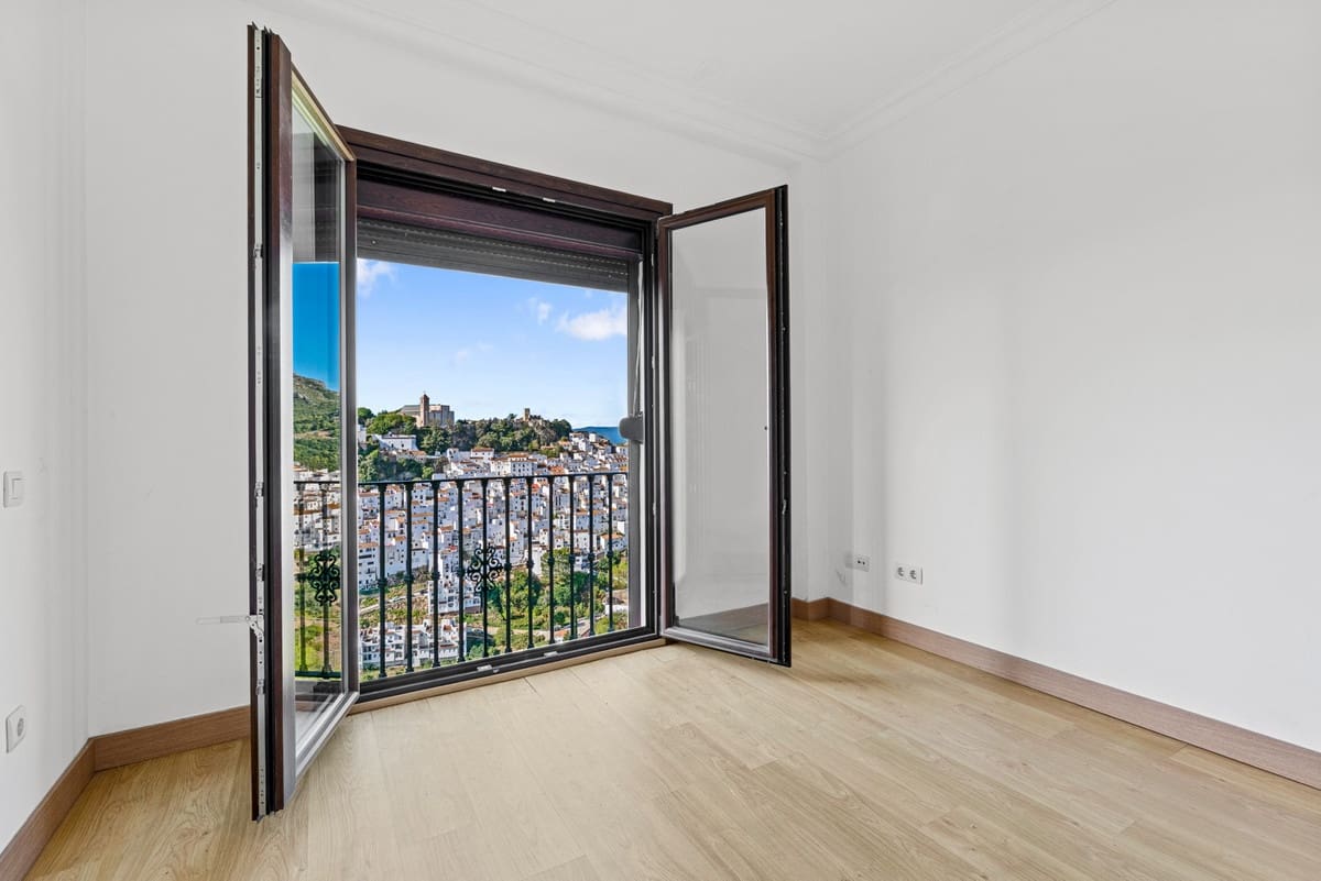 3 soveværelse Byhus til salg i Casares - € 410.000 (Ref: 9541991)