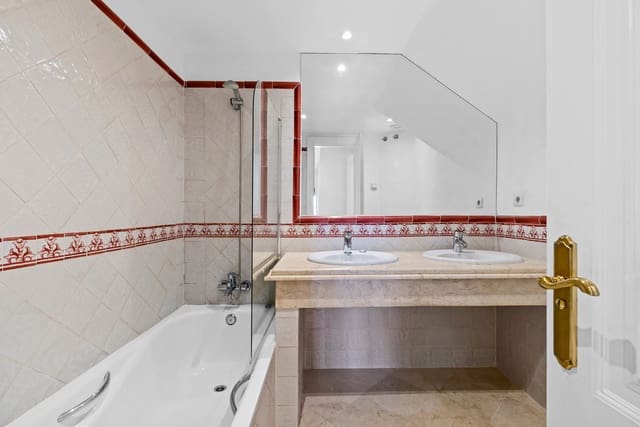 3 soveværelse Byhus til salg i Casares Pueblo, Casares - € 410.000 (Ref: 9541991)