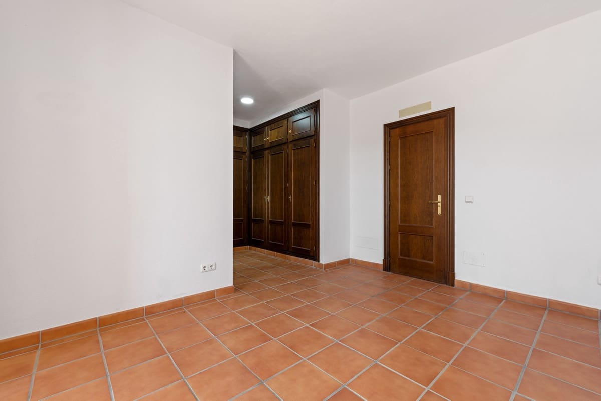 4 bedroom Villa for sale in Casares - € 1,645,000 (Ref: 9541994)