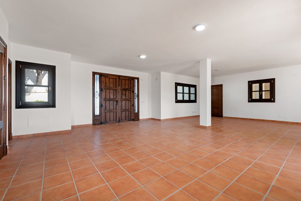 4 bedroom Villa for sale in Casares - € 1,645,000 (Ref: 9541994)