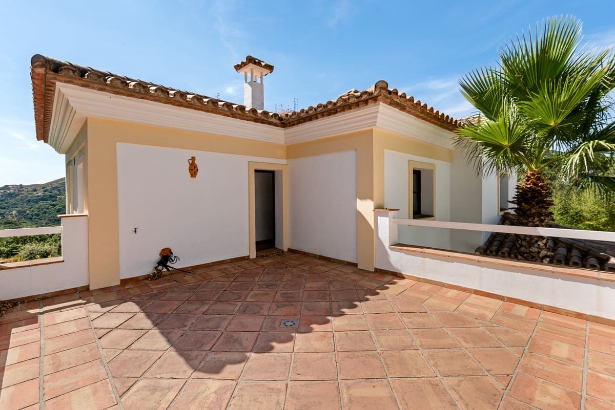 4 bedroom Villa for sale in Casares - € 1,645,000 (Ref: 9541994)