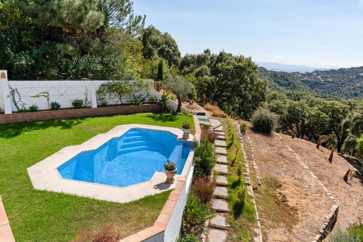 4 bedroom Villa for sale in Casares - € 1,645,000 (Ref: 9541994)