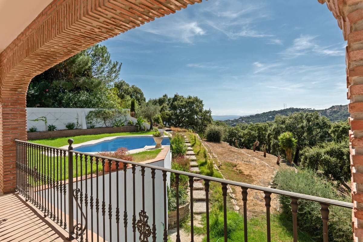 4 bedroom Villa for sale in Casares - € 1,645,000 (Ref: 9541994)