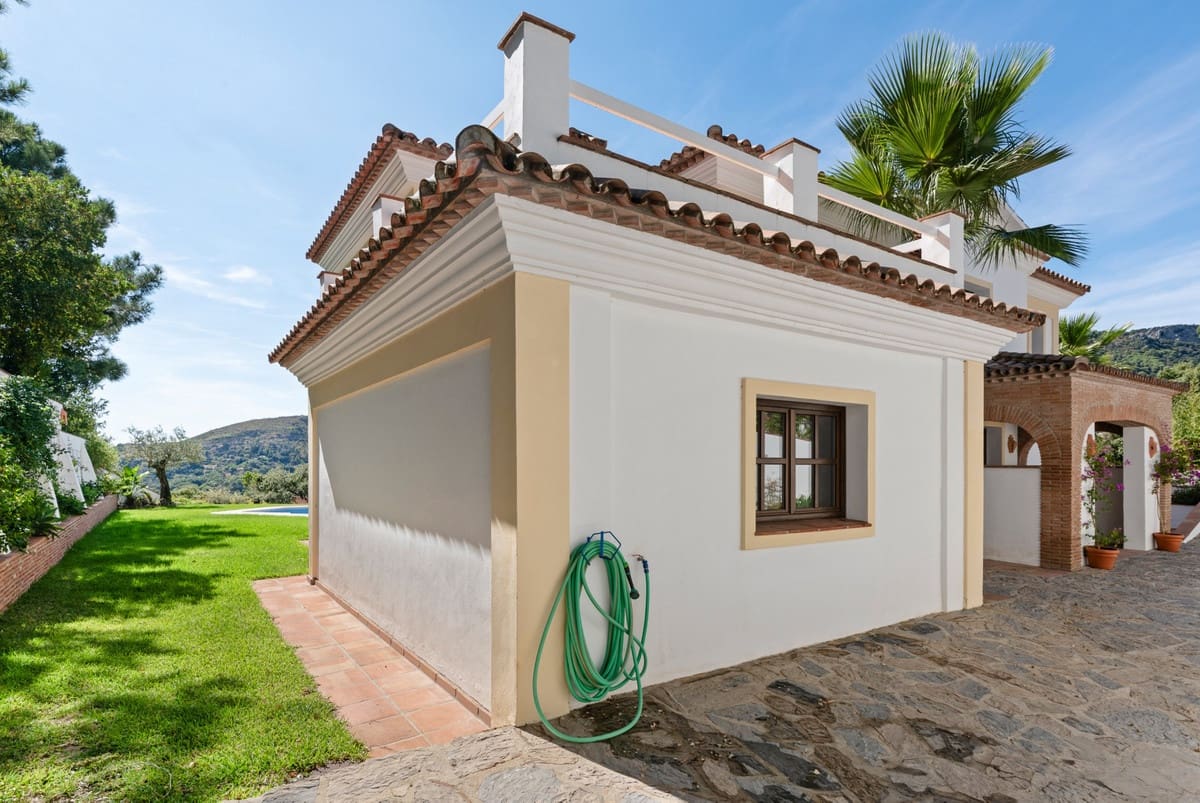 4 bedroom Villa for sale in Casares - € 1,645,000 (Ref: 9541994)