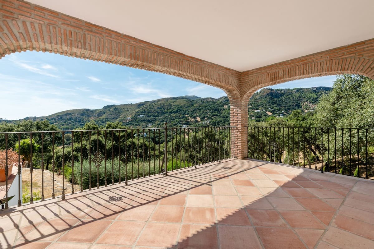 4 bedroom Villa for sale in Casares - € 1,645,000 (Ref: 9541994)
