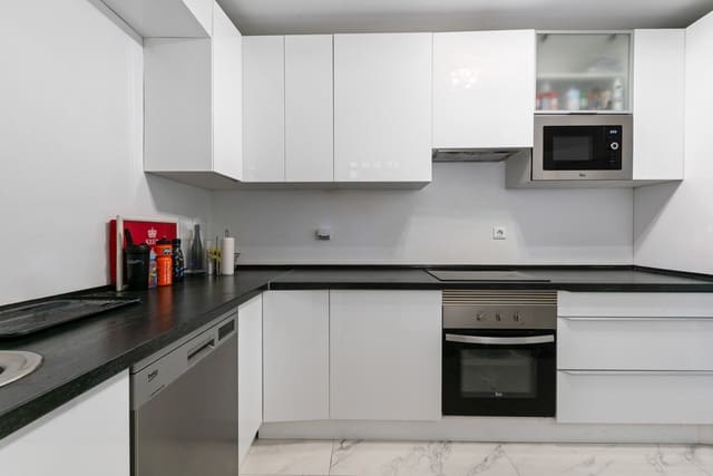 4 soverom Leilighet til salgs i Nueva Andalucia, Marbella - € 329 000 (Ref: 9541995)