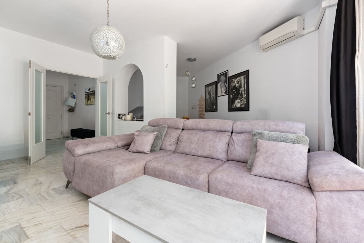 4 soverom Leilighet til salgs i Nueva Andalucia - € 329 000 (Ref: 9541995)