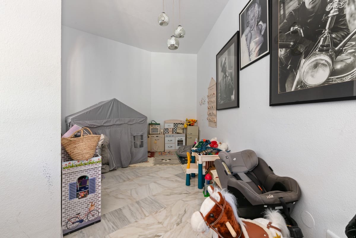 4 soverom Leilighet til salgs i Nueva Andalucia - € 329 000 (Ref: 9541995)