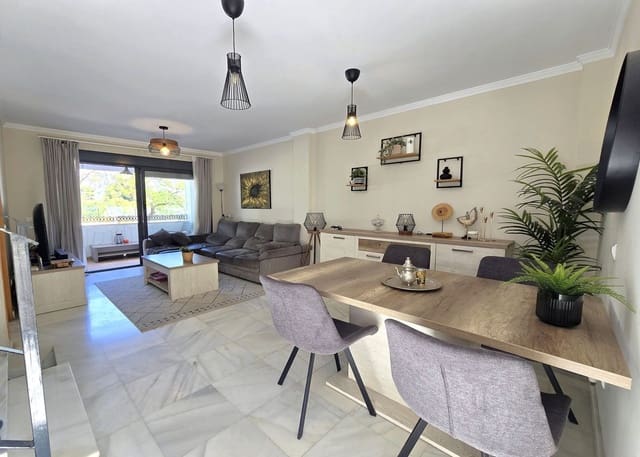 4 sovrum Hus till salu i Puerto Marina, Benalmádena med garage - 437 000 € (Ref: 9542625)