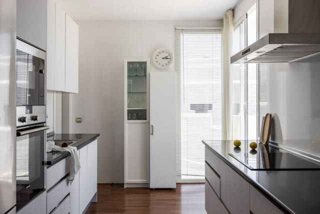 4 quarto Moradia para venda em La Cala de Mijas, Mijas com garagem - 790 000 € (Ref: 9542627)