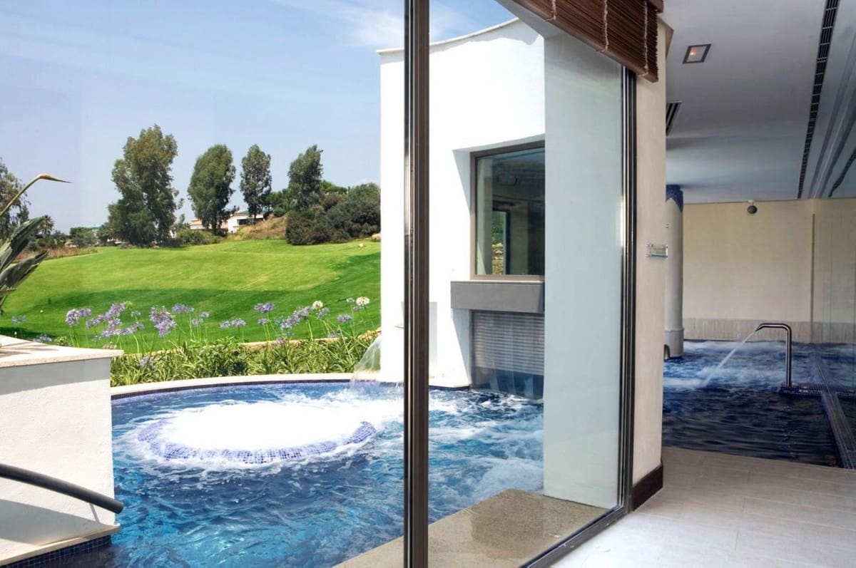 3 bedroom Apartment for sale in La Cala de Mijas - € 485,000 (Ref: 9542628)