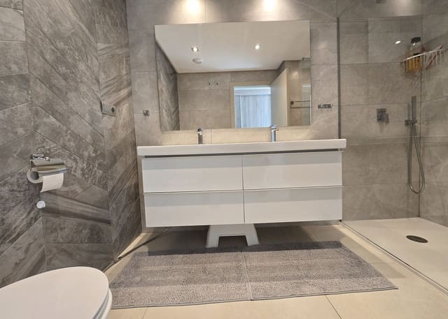 3 soveværelse Lejlighed til salg i La Cala de Mijas, Mijas - € 485.000 (Ref: 9542628)