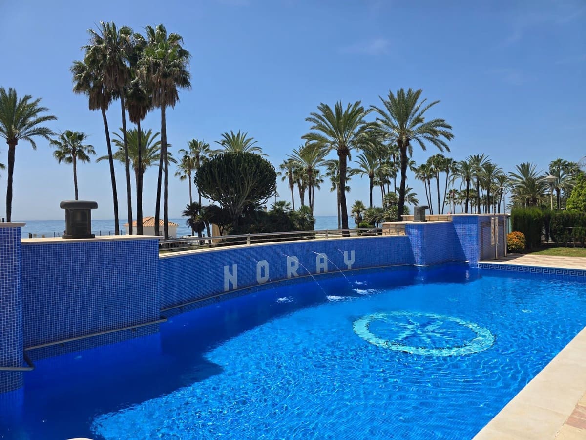 2 slaapkamer Appartement te koop in Marbella met garage - € 995.000 (Ref: 9548839)