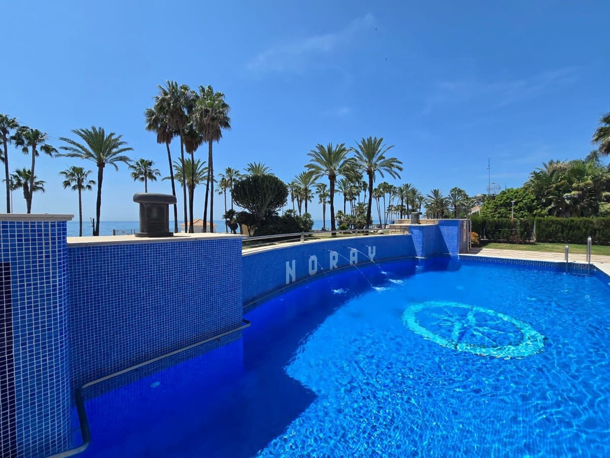 2 soveværelse Lejlighed til salg i San Pedro de Alcantara med garage - € 830.000 (Ref: 9548839)