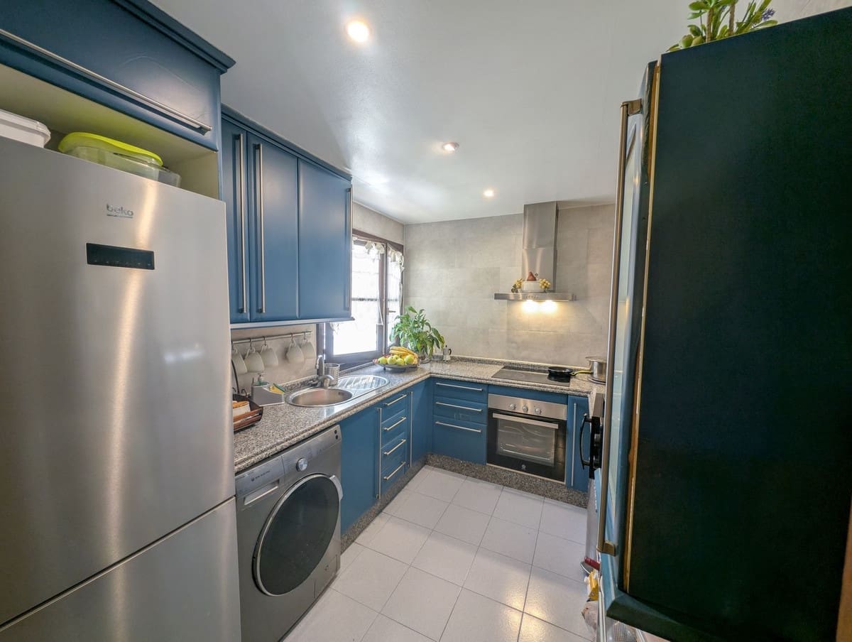 3 sypialnia Apartament na sprzedaż w Marbella - 725 000 € (Ref: 9548841)