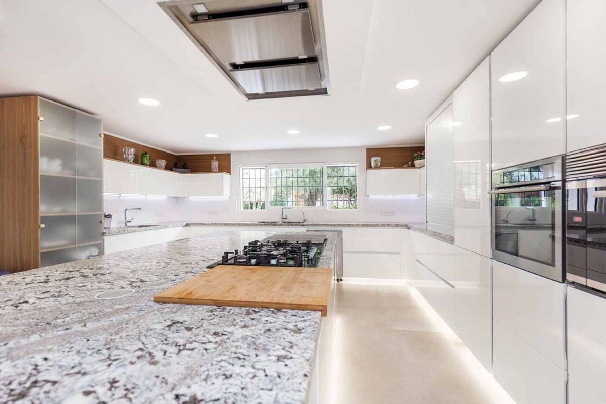 6 soverom Villa til salgs i Rio Real med garasje - € 2 890 000 (Ref: 9548844)