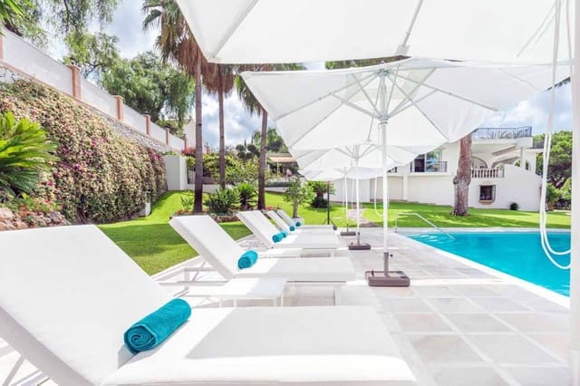 6 soveværelse Villa til salg i Río Real, Marbella med garage - € 2.890.000 (Ref: 9548844)