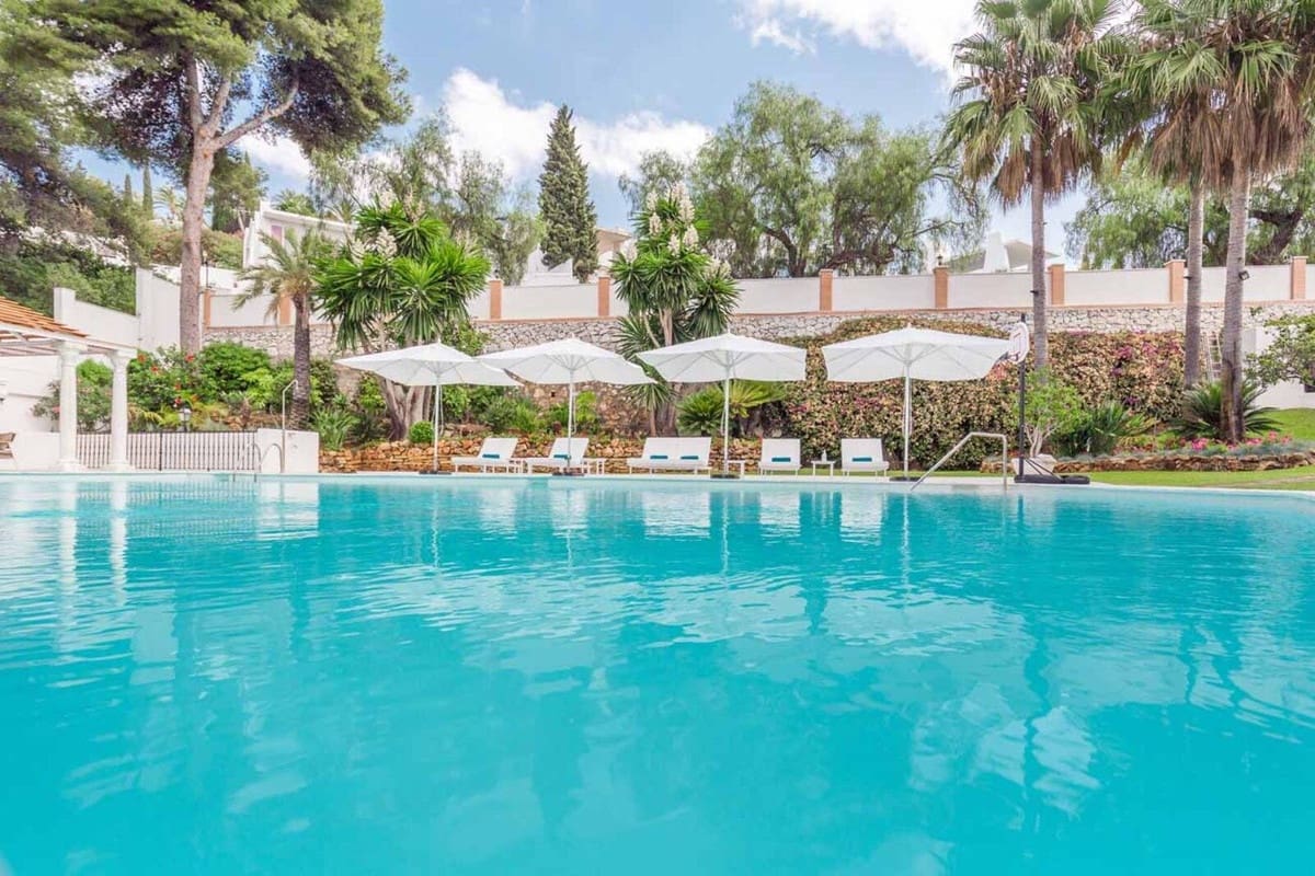 6 soverom Villa til salgs i Rio Real med garasje - € 2 890 000 (Ref: 9548844)